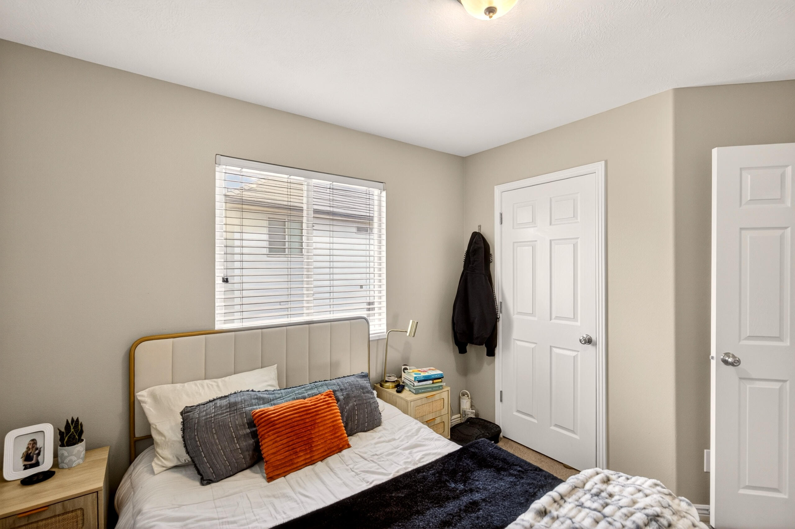 DESERT HILLS - Residential