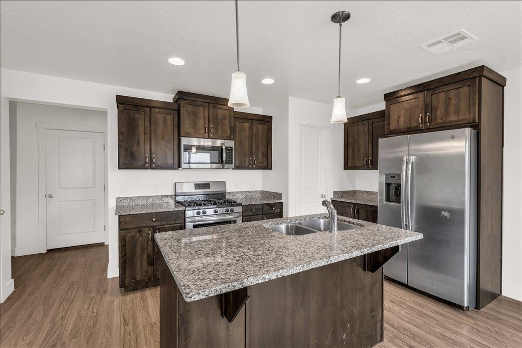 Photo of 5875 S CHALLENGER Way, Saint George, UT 84790 (MLS # 26-273660)