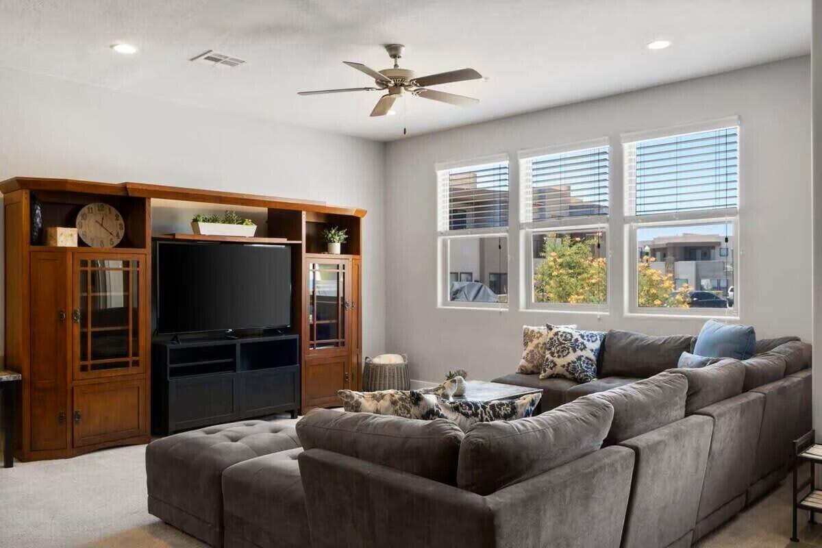 TOWN CENTER AT CORAL CANYON - Residential