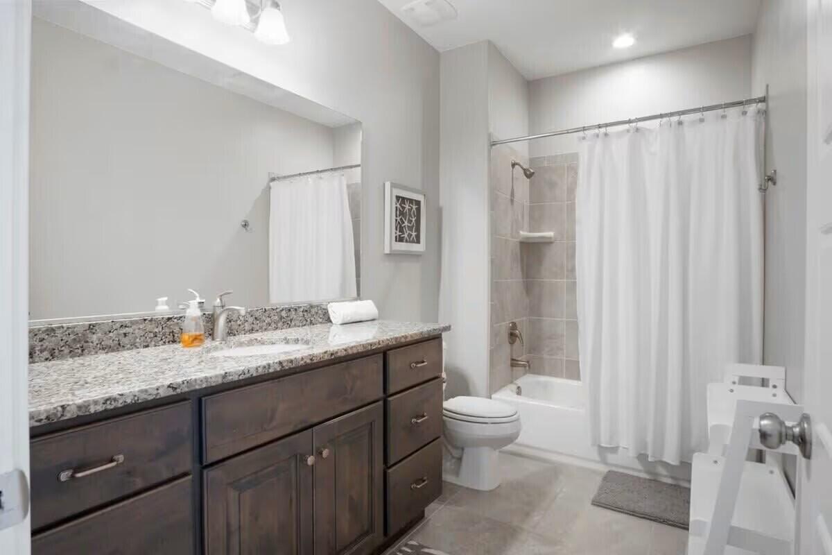 TOWN CENTER AT CORAL CANYON - Residential