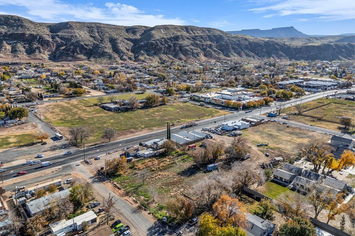LAVERKIN TOWNSITE AND FIELD - Residential