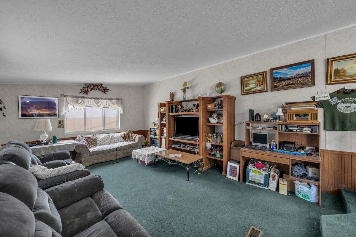 LAVERKIN TOWNSITE AND FIELD - Residential