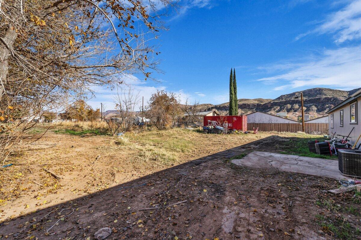 LAVERKIN TOWNSITE AND FIELD - Residential