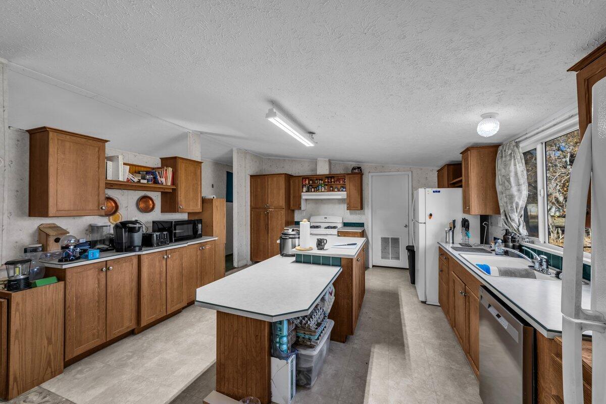 LAVERKIN TOWNSITE AND FIELD - Residential