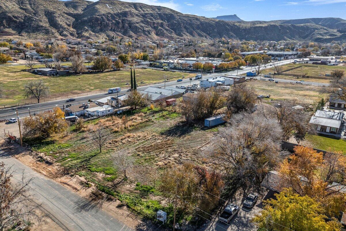 LAVERKIN TOWNSITE AND FIELD - Residential