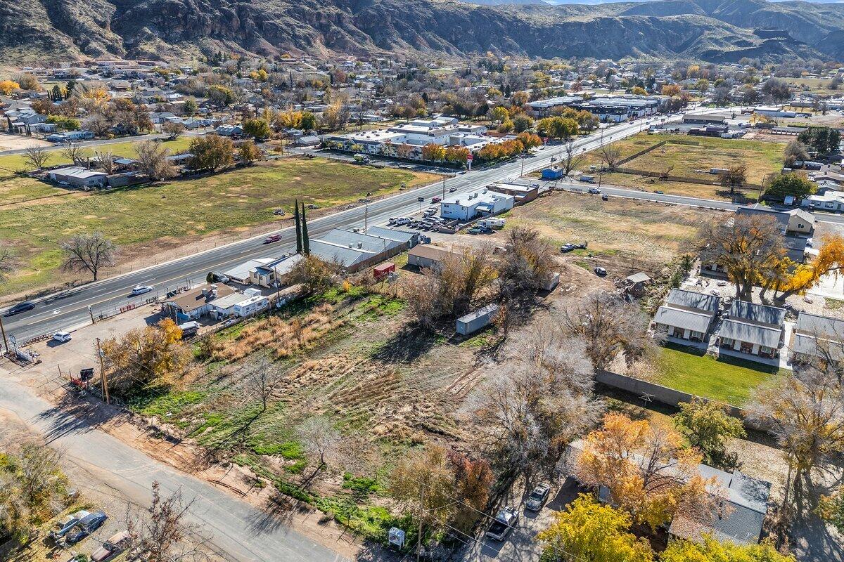 LAVERKIN TOWNSITE AND FIELD - Residential