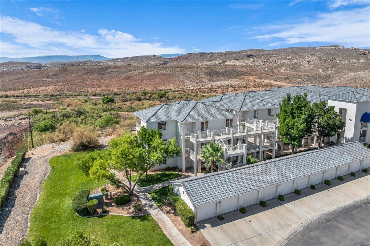 LAS PALMAS RESORT CONDOS - Residential