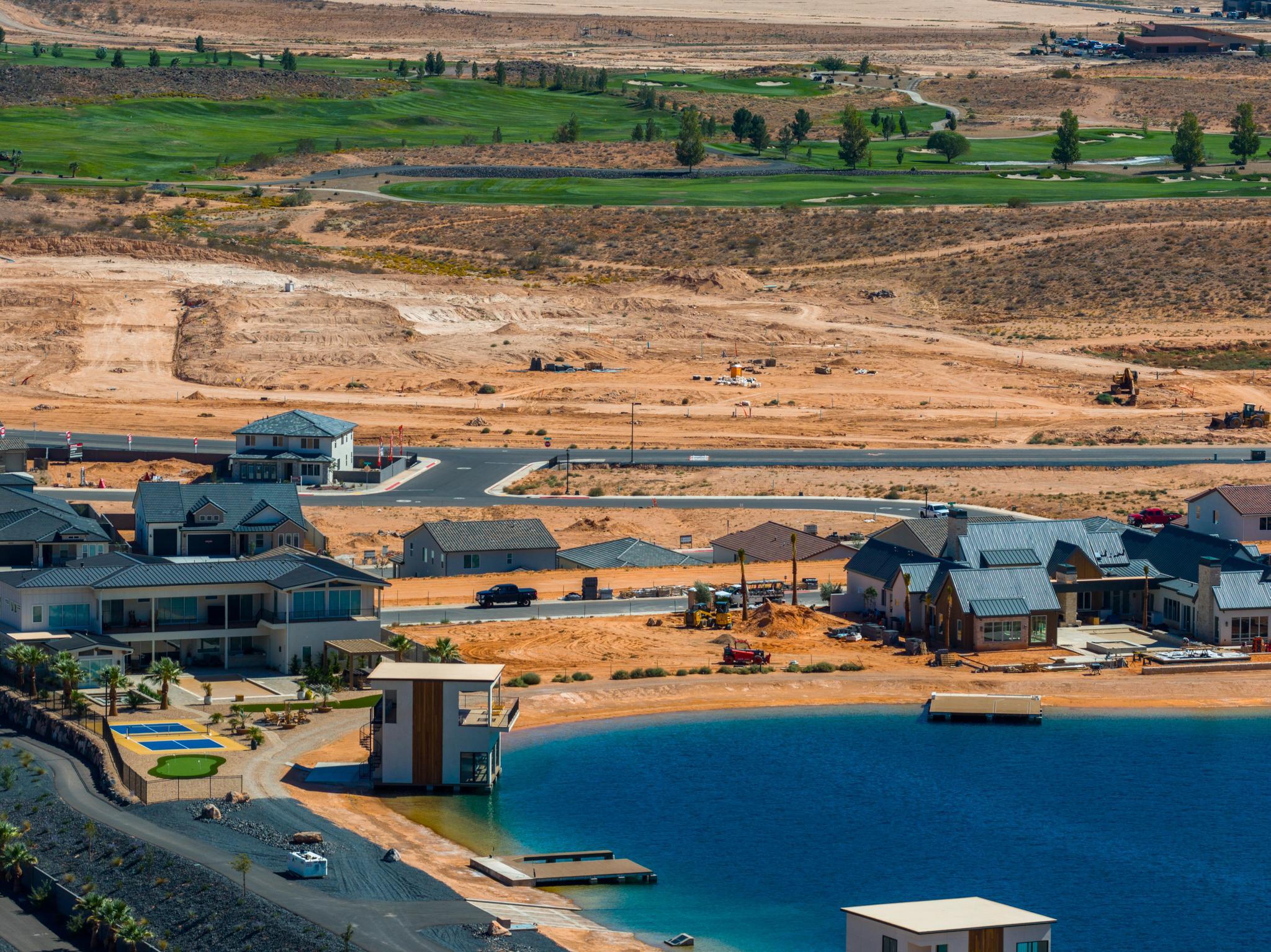 SOUTHERN SHORES - Land