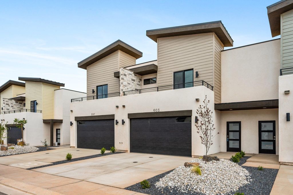 Photo for 4125 S 545 E 51 #51, Washington, UT 84780 (MLS # 24-256677)