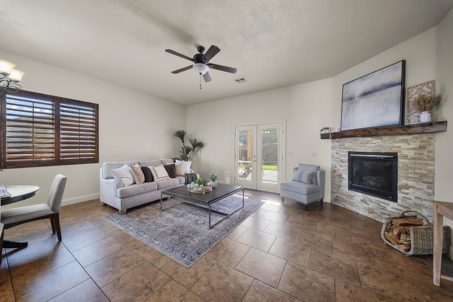 CRIMSON VIEW - Residential