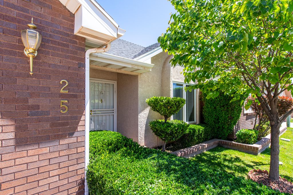 Photo of 2050 W Canyon View DR 25 #25, Saint George, UT 84770 (MLS # 26-271681)