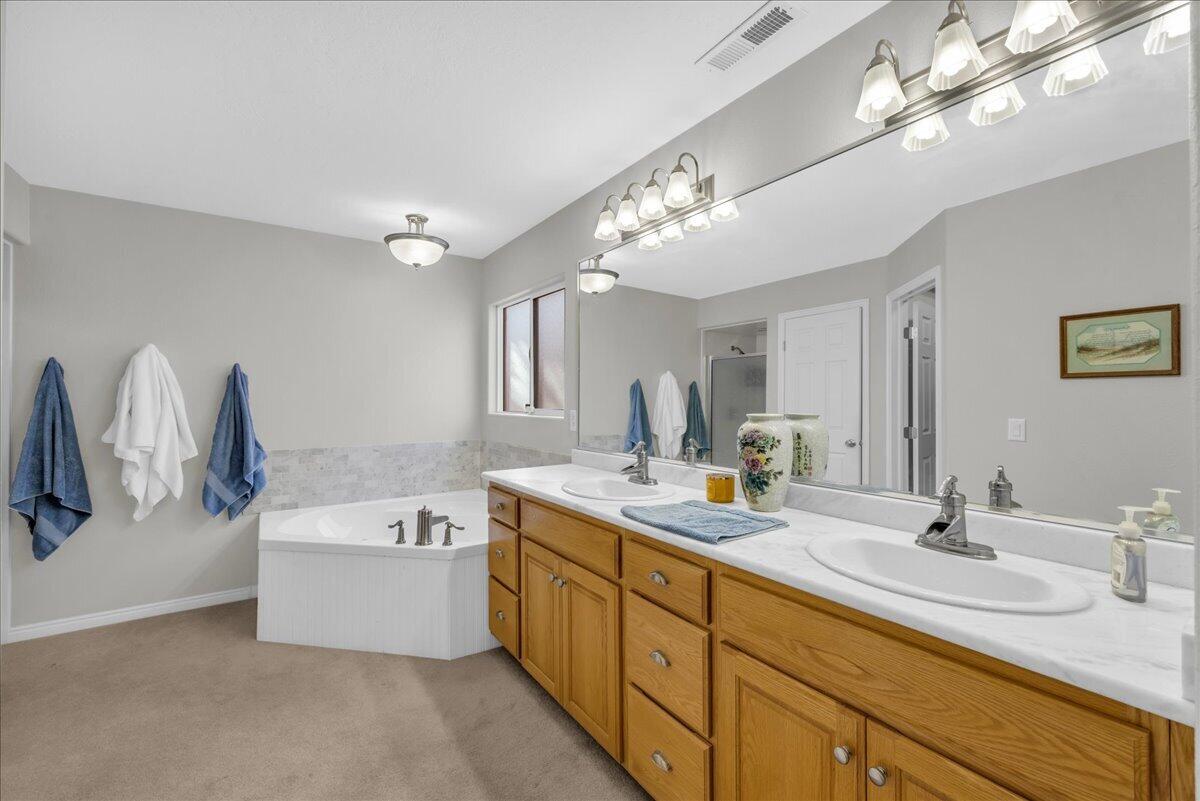 SILVERCREEK TOWNHOMES - Residential