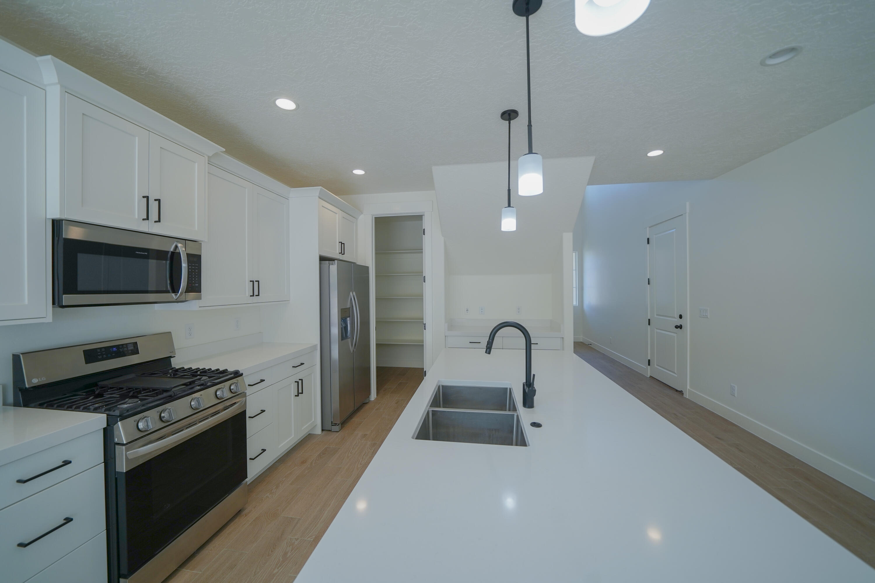 EVES GARDEN - Residential