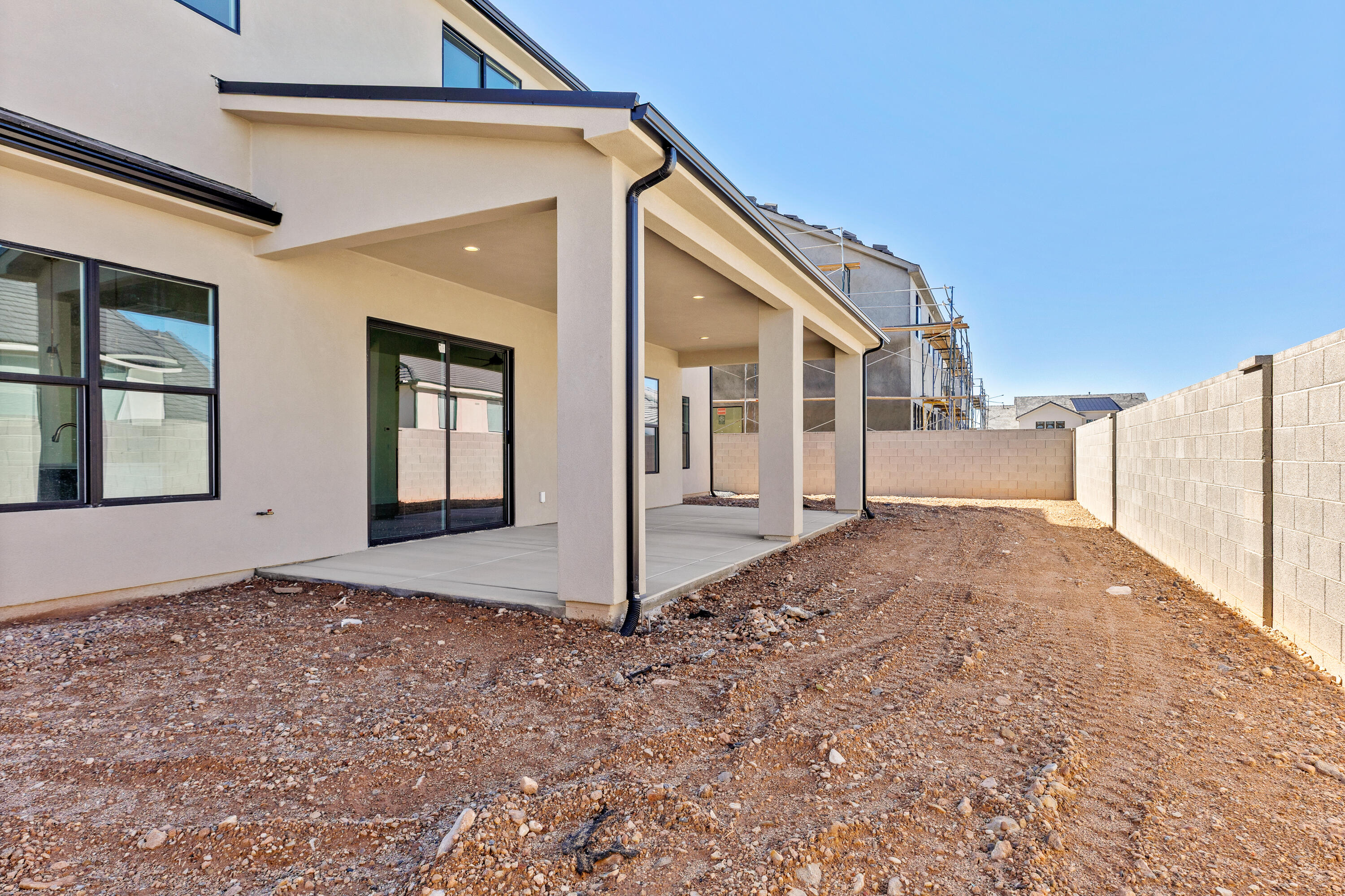 DESERT HORIZON - Residential