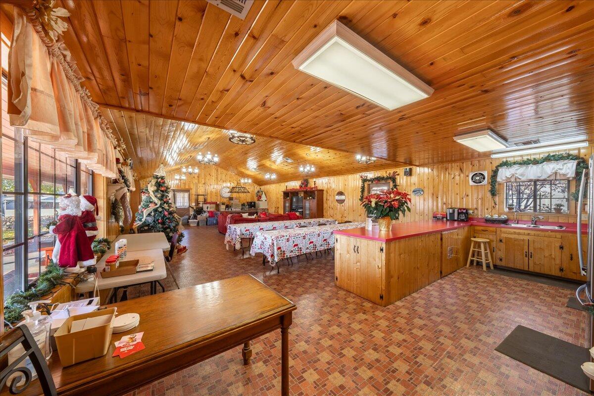 CHEROKEE SPRINGS RV PARK - Land