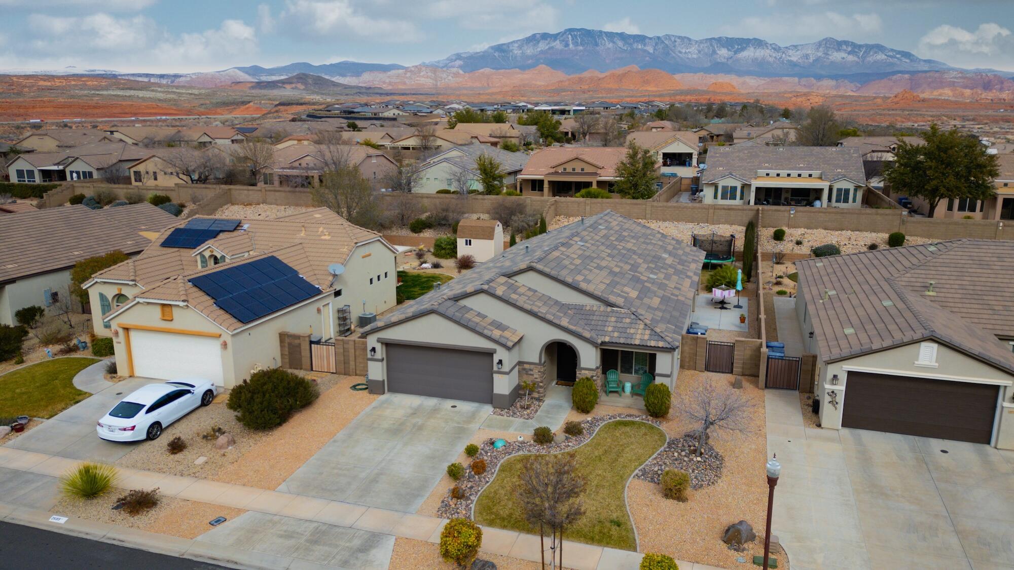 HIGHLAND PARK AT THE CORAL CANYON - Residential