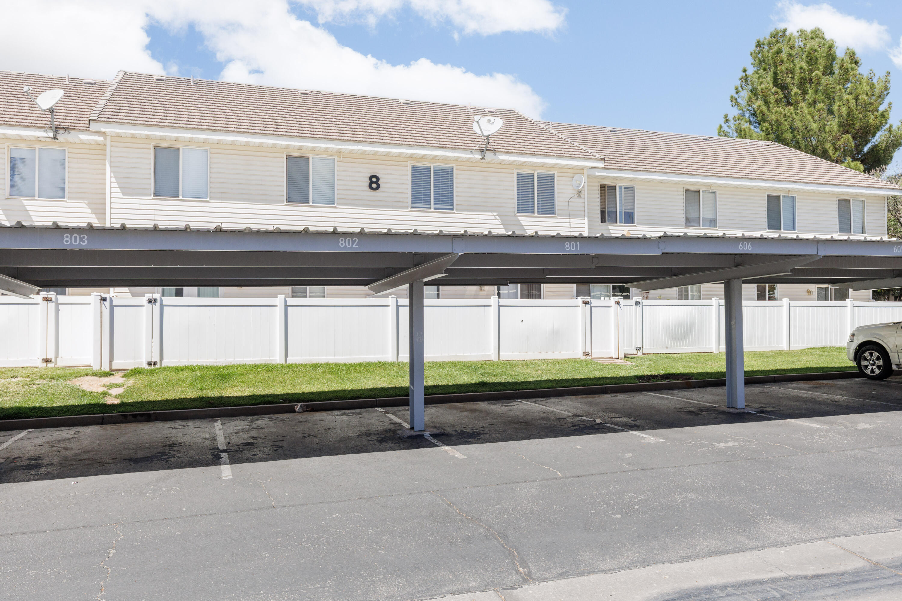 LEXINGTON HILLS TOWNHOMES - Residential