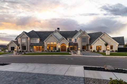 Photo of 2585 E Waters Edge CIR, Saint George, UT 84790 (MLS # 26-275950)