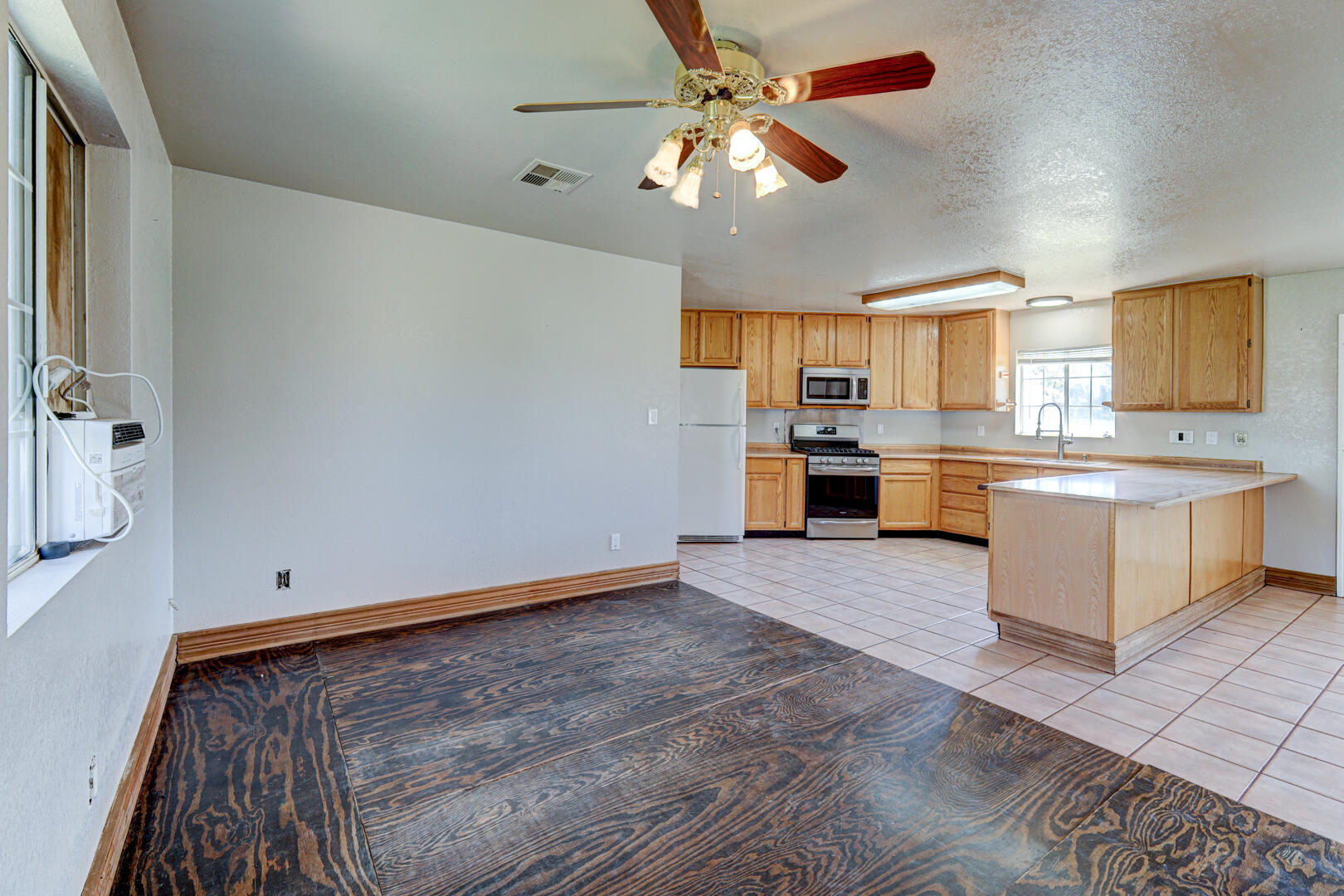 NEW HARMONY TOWNSITE - Residential