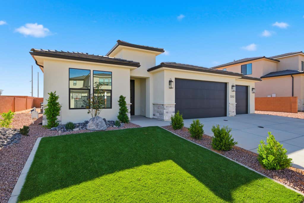 Photo of 3092 S 4850 W Lot 10 #Lot 10, Hurricane, UT 84737 (MLS # 26-273440)
