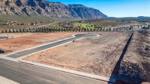 Tiny photo for 3380 S 1410 CIR W 21 #21, Hurricane, UT 84737 (MLS # 26-274021)