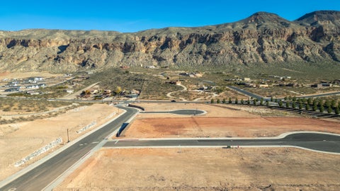 Tiny photo for 3380 S 1410 CIR W 21 #21, Hurricane, UT 84737 (MLS # 26-274021)