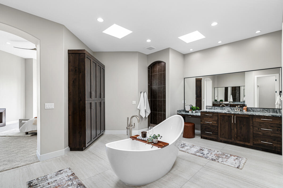 LEDGES OF ST GEORGE - Residential