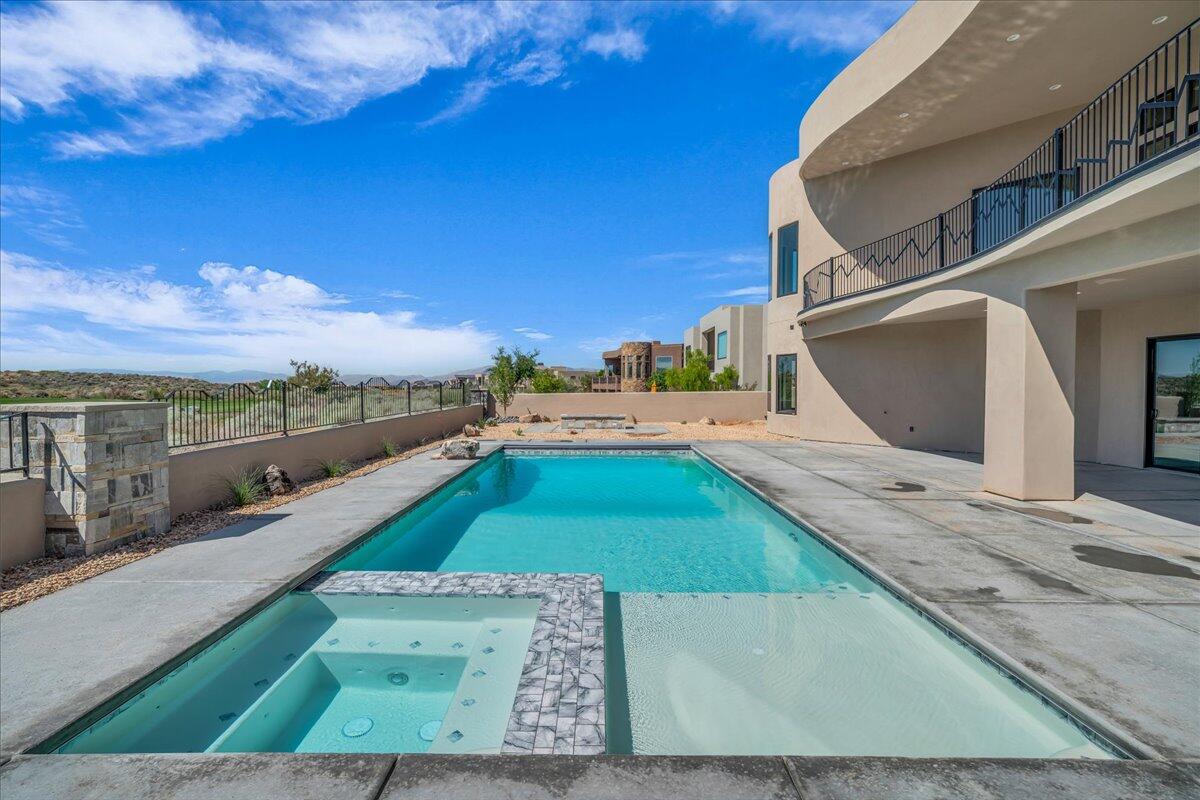 LEDGES OF ST GEORGE - Residential