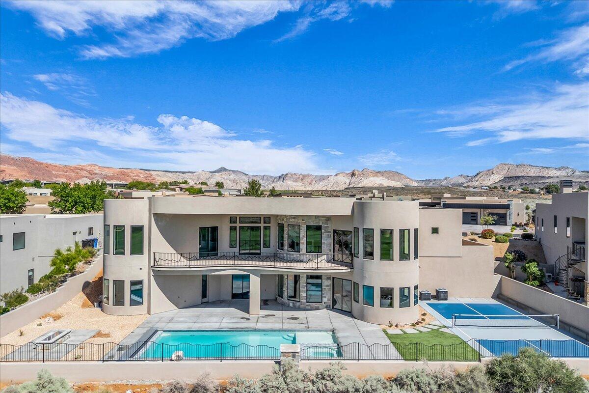 LEDGES OF ST GEORGE - Residential