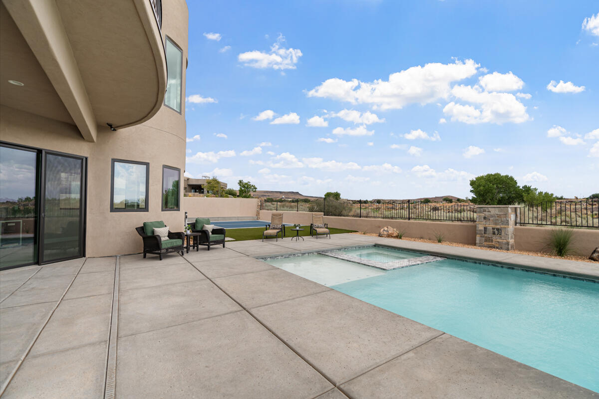 LEDGES OF ST GEORGE - Residential