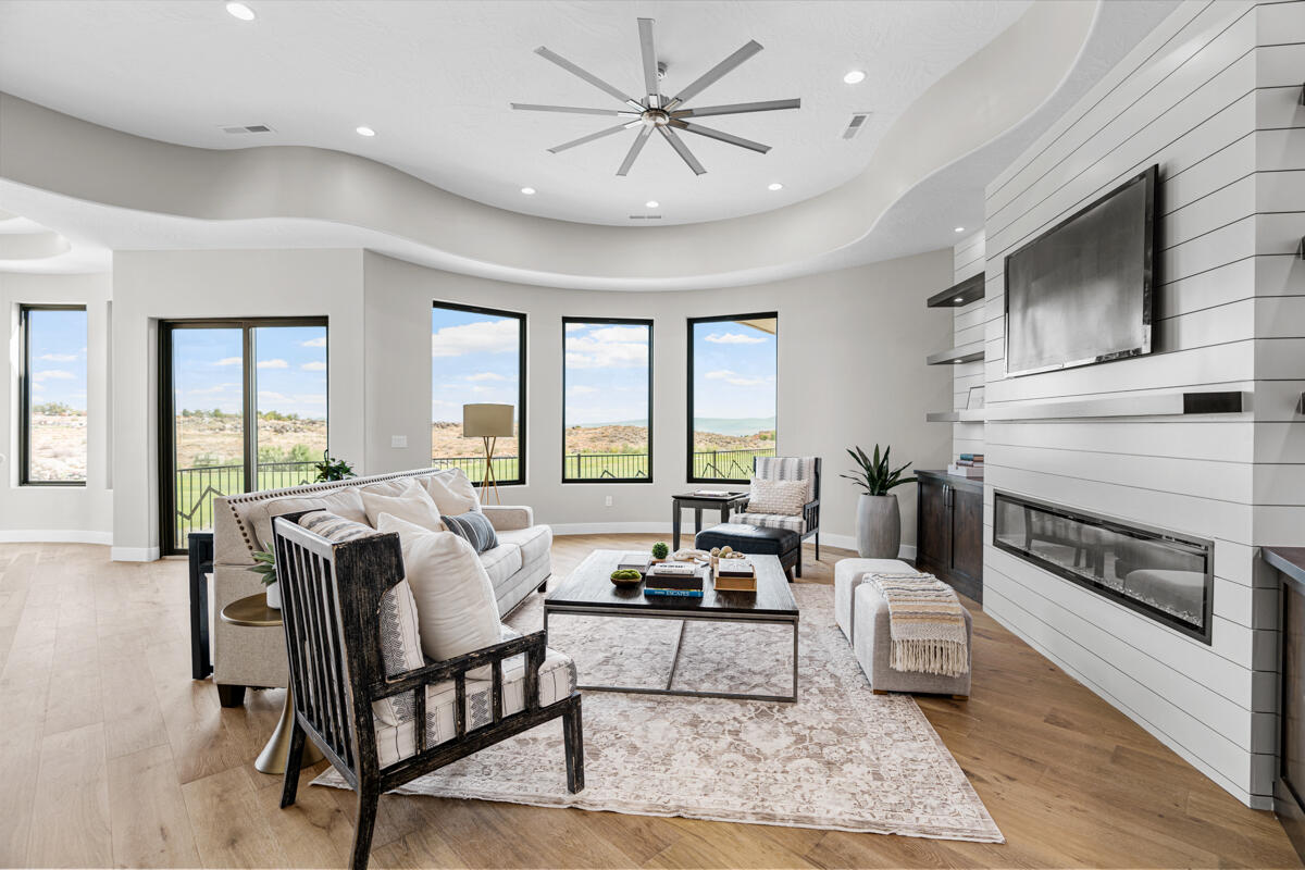 LEDGES OF ST GEORGE - Residential