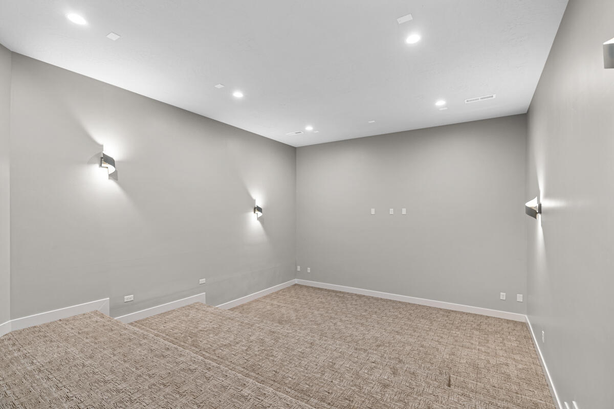 LEDGES OF ST GEORGE - Residential