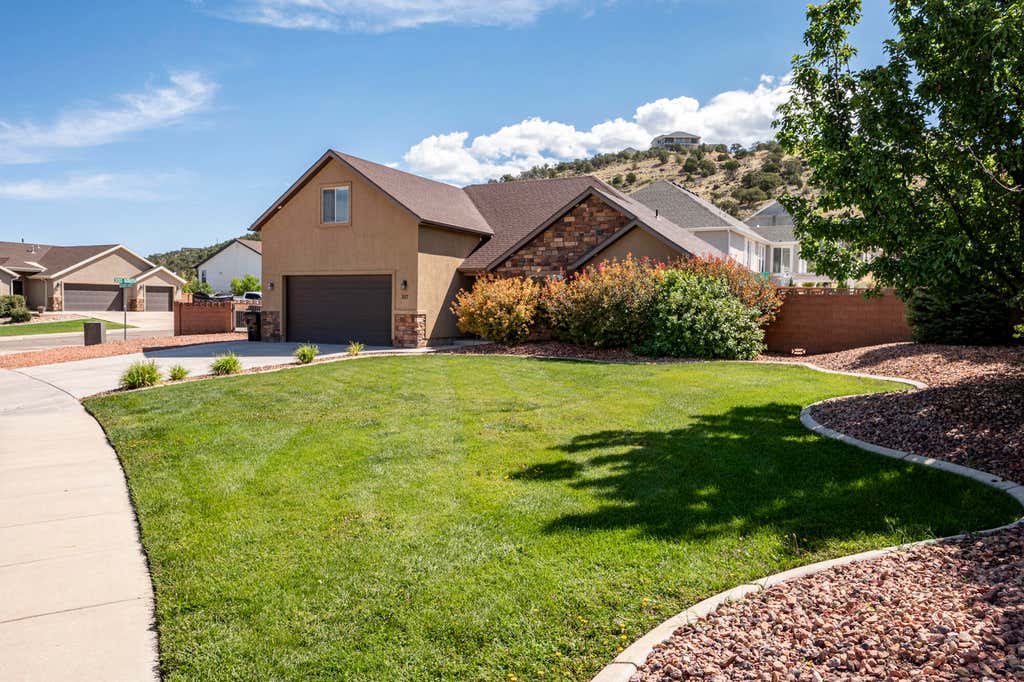 Photo of 317 S Glen Canyon DR, Cedar City, UT 84720 (MLS # 26-275253)