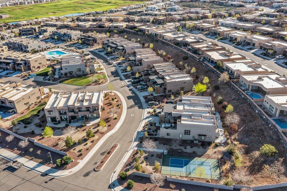 LEDGES OF SG THE ESCAPES - Residential