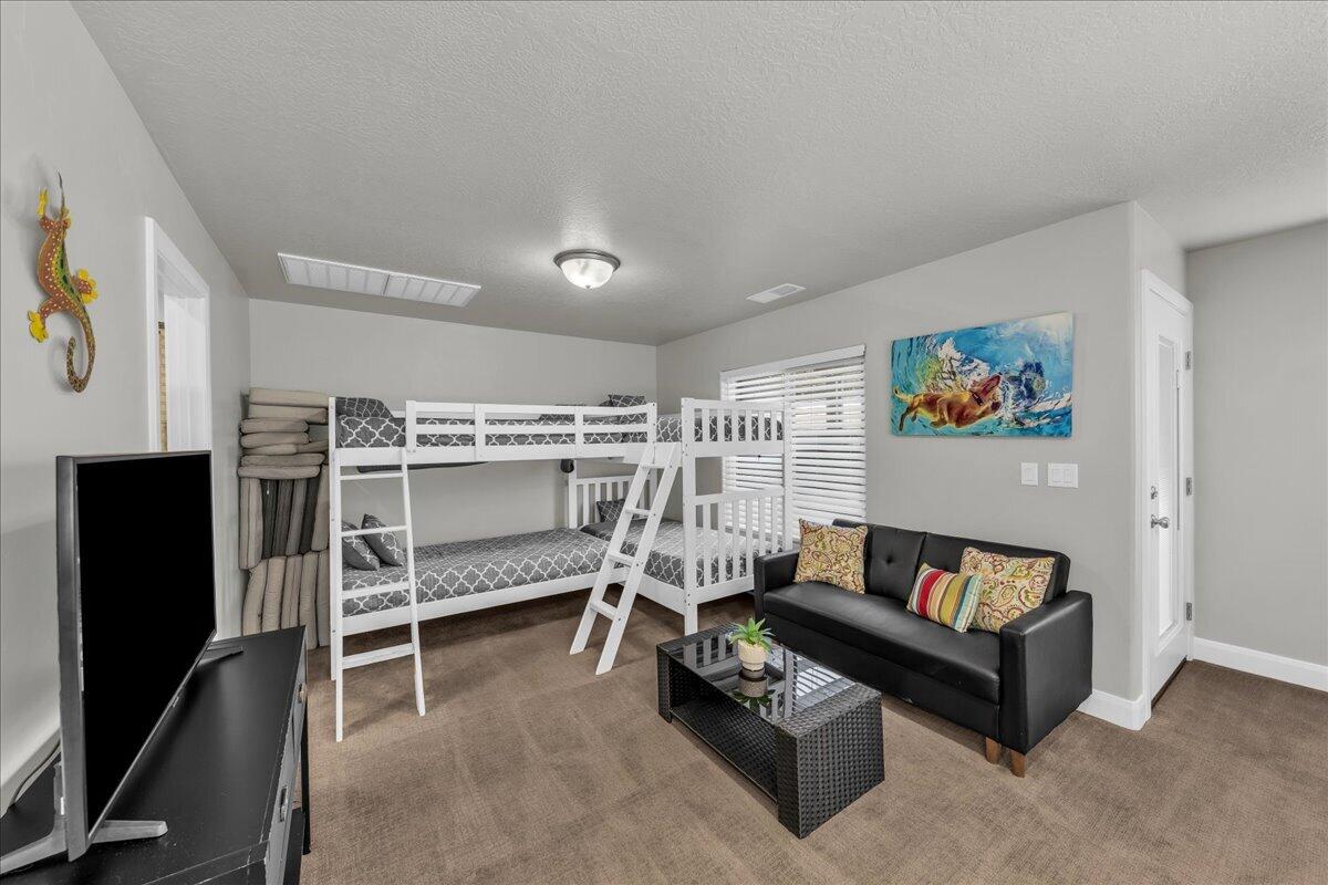 LEDGES OF SG THE ESCAPES - Residential