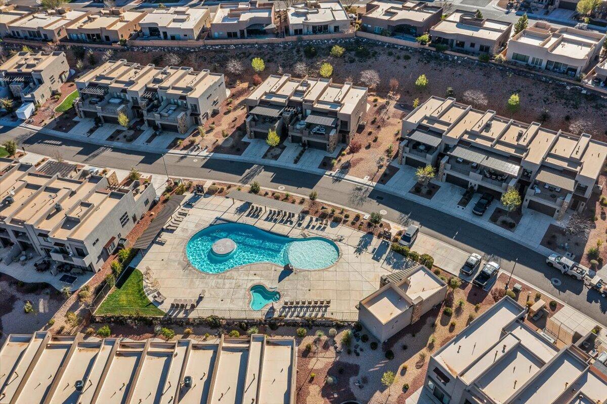 LEDGES OF SG THE ESCAPES - Residential