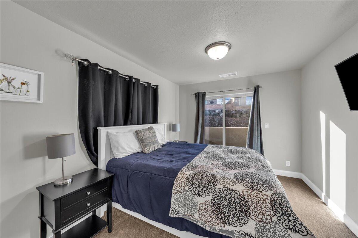 LEDGES OF SG THE ESCAPES - Residential