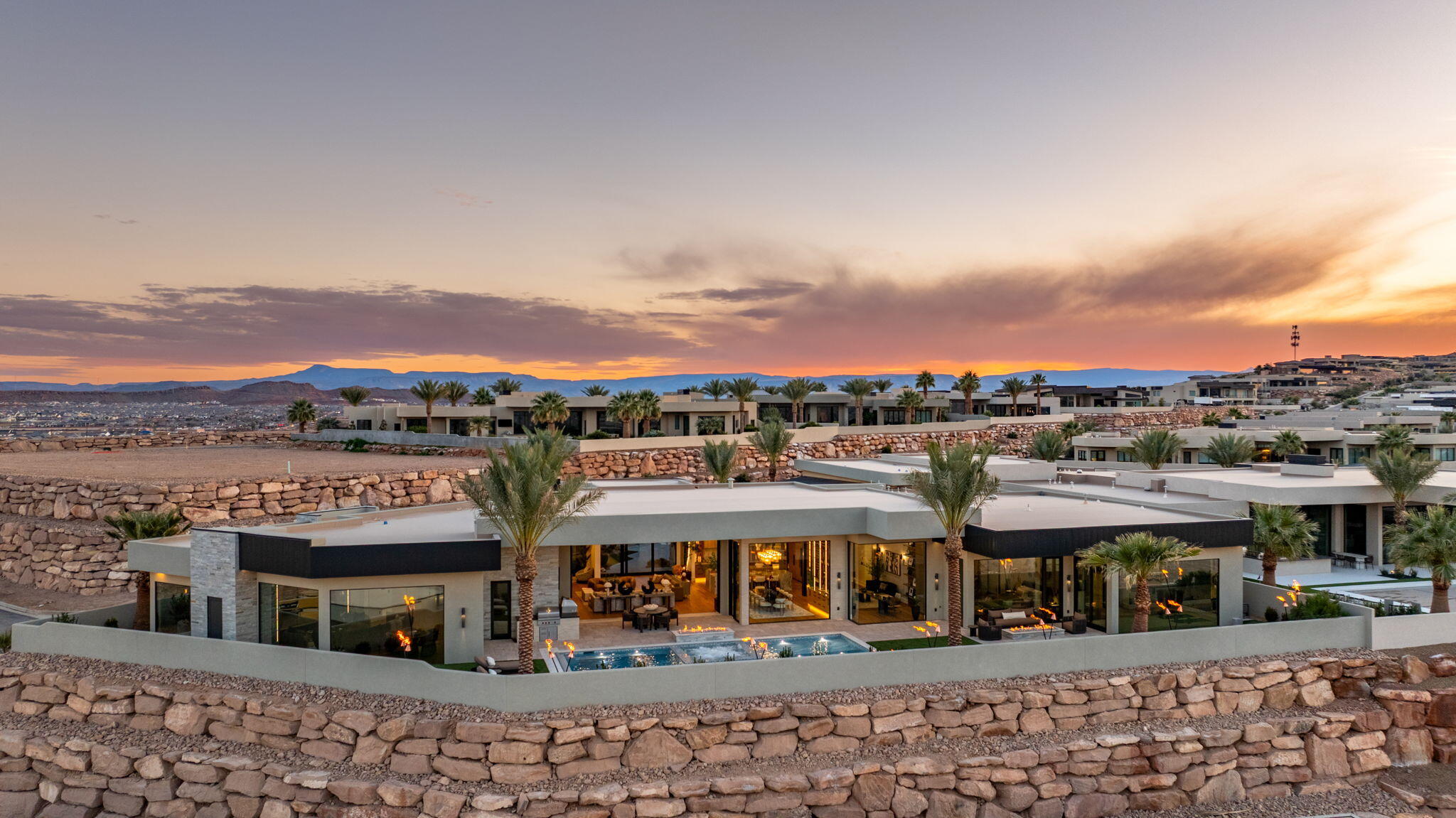 STONE CLIFF - Residential