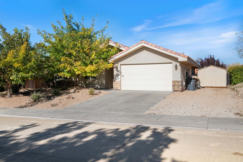 Photo of 3460 W 250 N, Hurricane, UT 84737 (MLS # 25-267023)