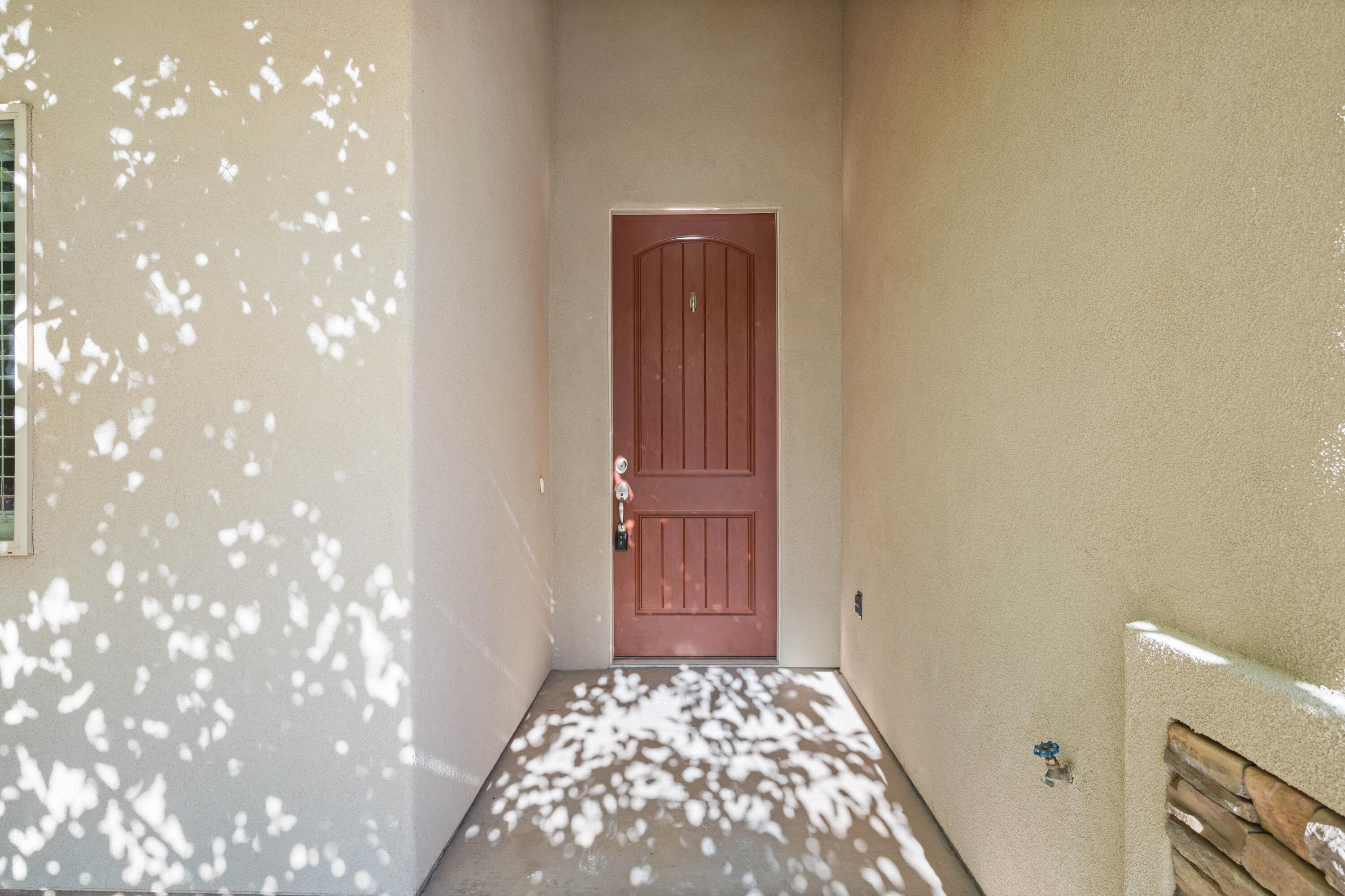 ROCK HAMPTON - Residential