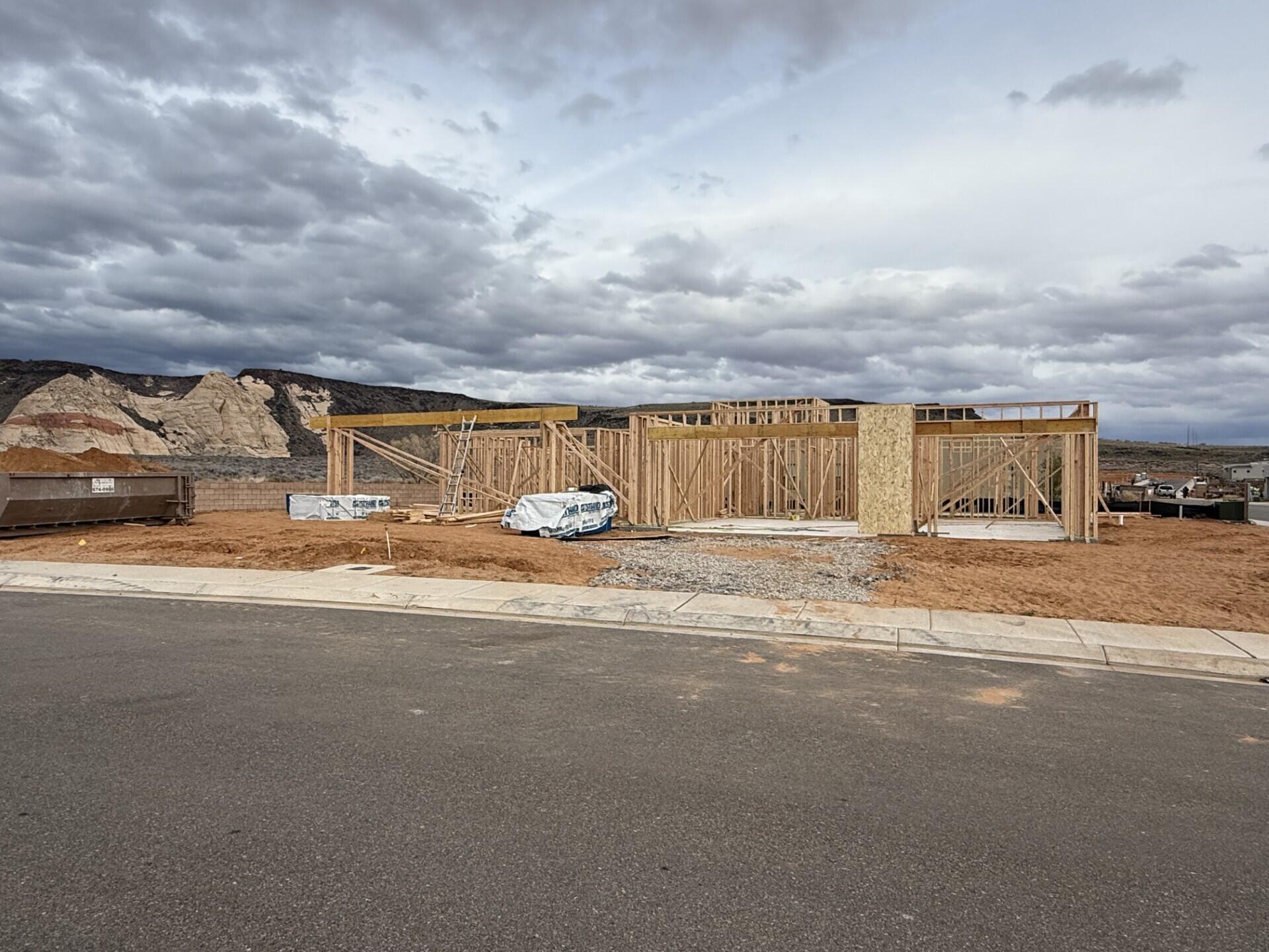 LEDGES OF SG THE FAIRWAYS EAST - Residential