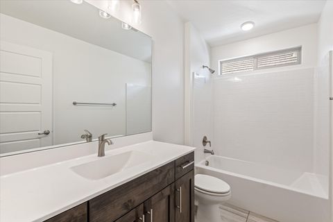Tiny photo for 597 S Balancing Rock DR, Washington, UT 84780 (MLS # 26-271885)