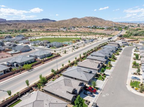Tiny photo for 597 S Balancing Rock DR, Washington, UT 84780 (MLS # 26-271885)
