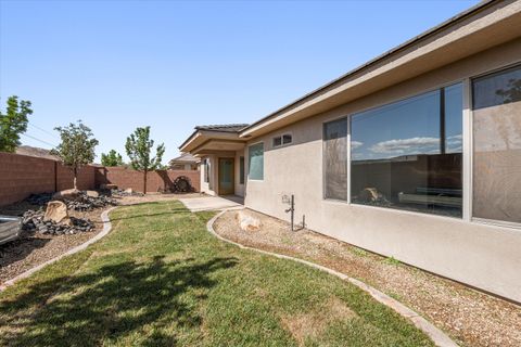 Tiny photo for 597 S Balancing Rock DR, Washington, UT 84780 (MLS # 26-271885)