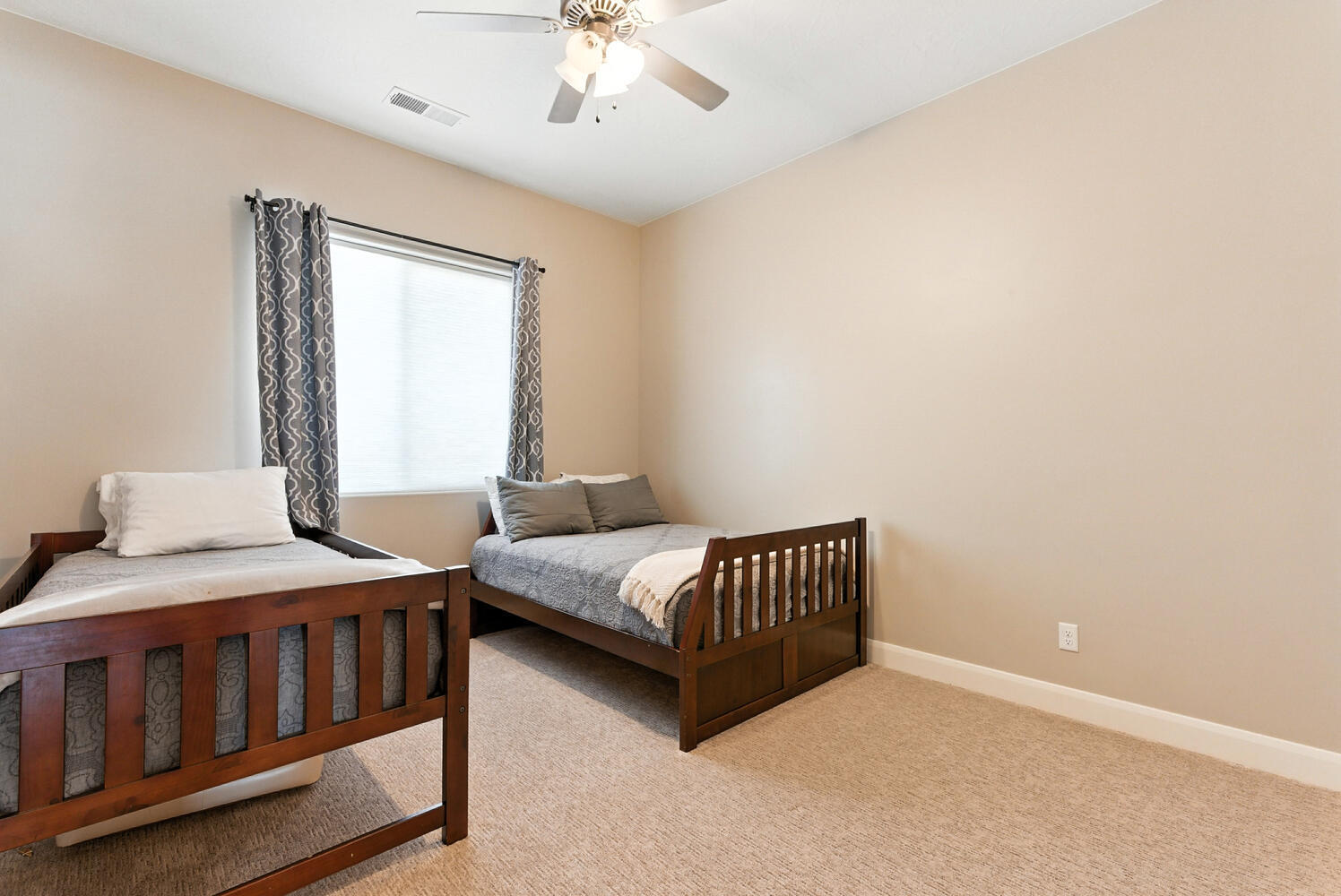 LEDGES OF ST GEORGE NORTHGATE PEAKS - Residential