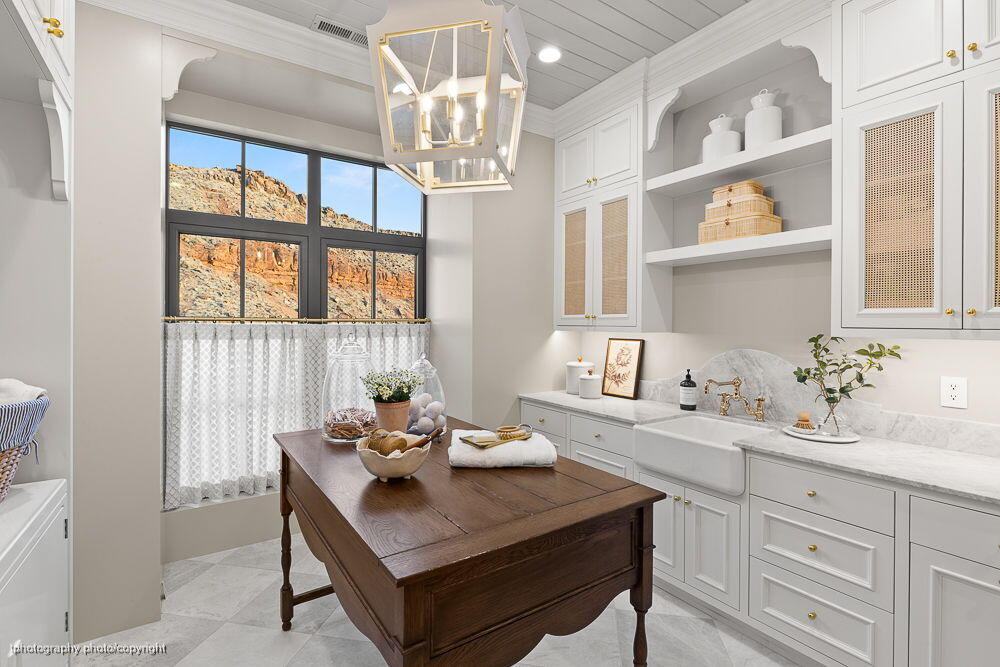 BANDED HILLS SUB - Residential