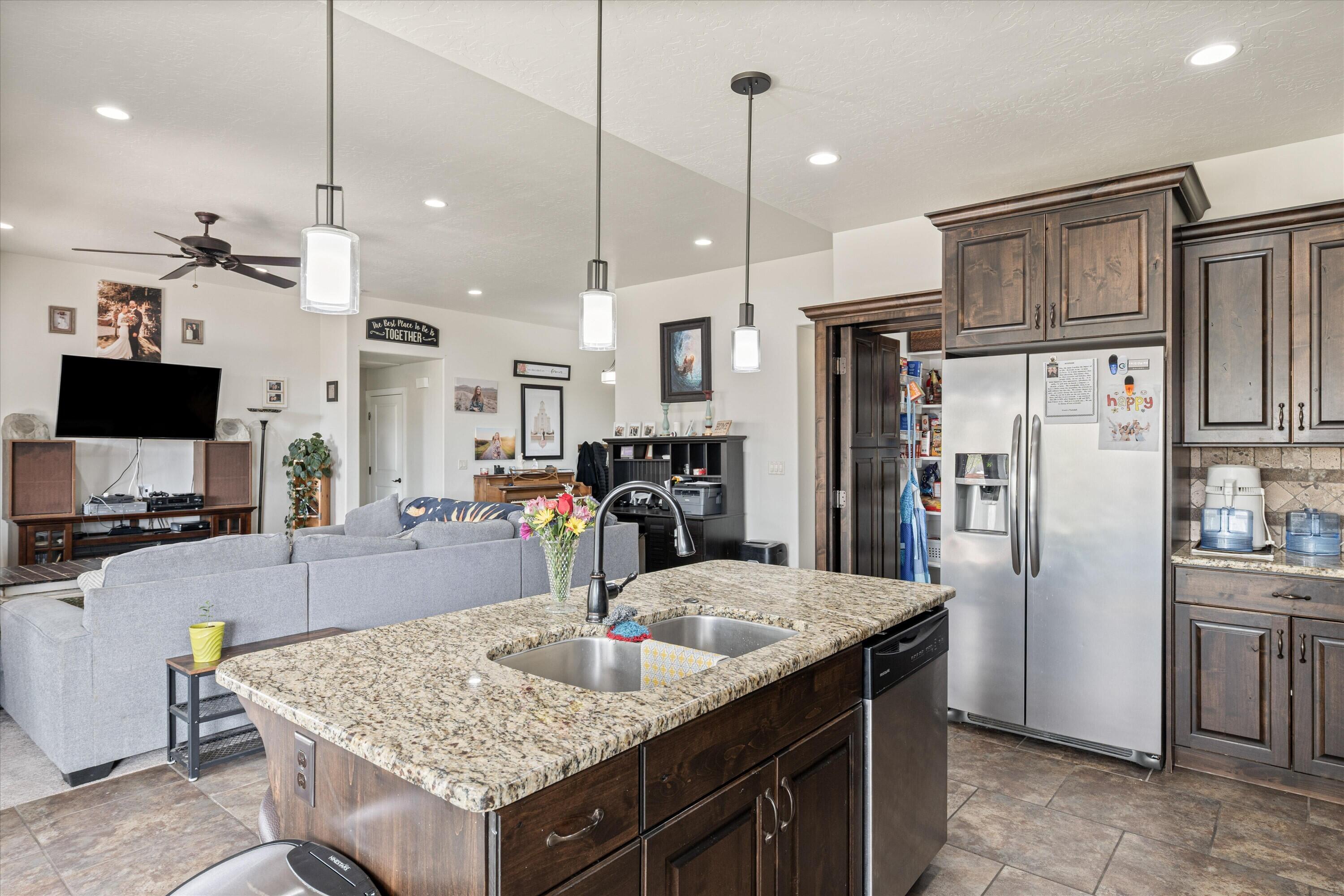 CORONADO RIDGE - Residential