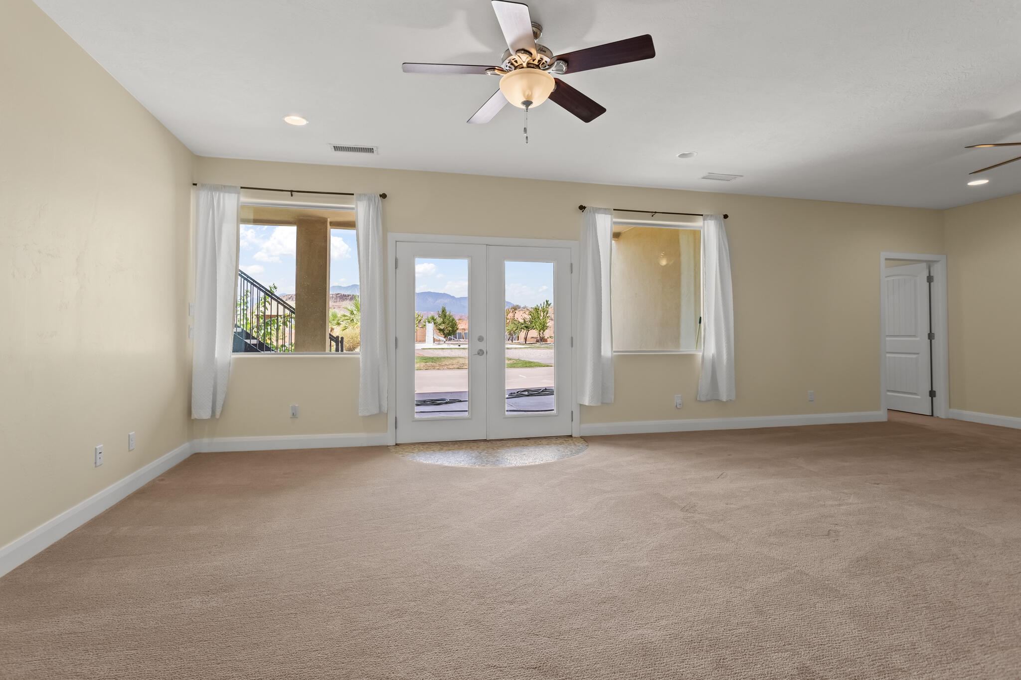 SILVER FALLS AT WASHINGTON BENCH - Residential