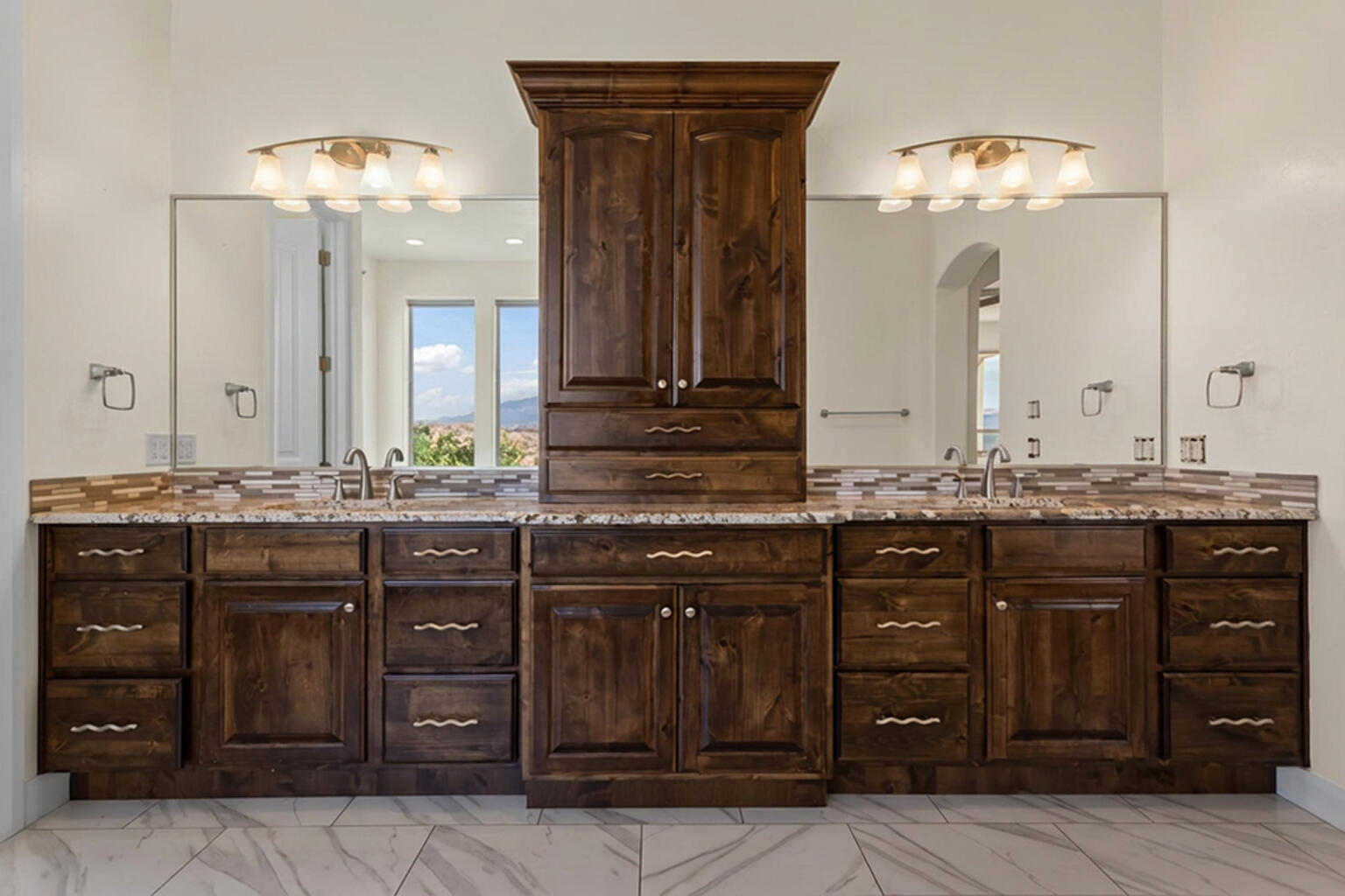 SILVER FALLS AT WASHINGTON BENCH - Residential