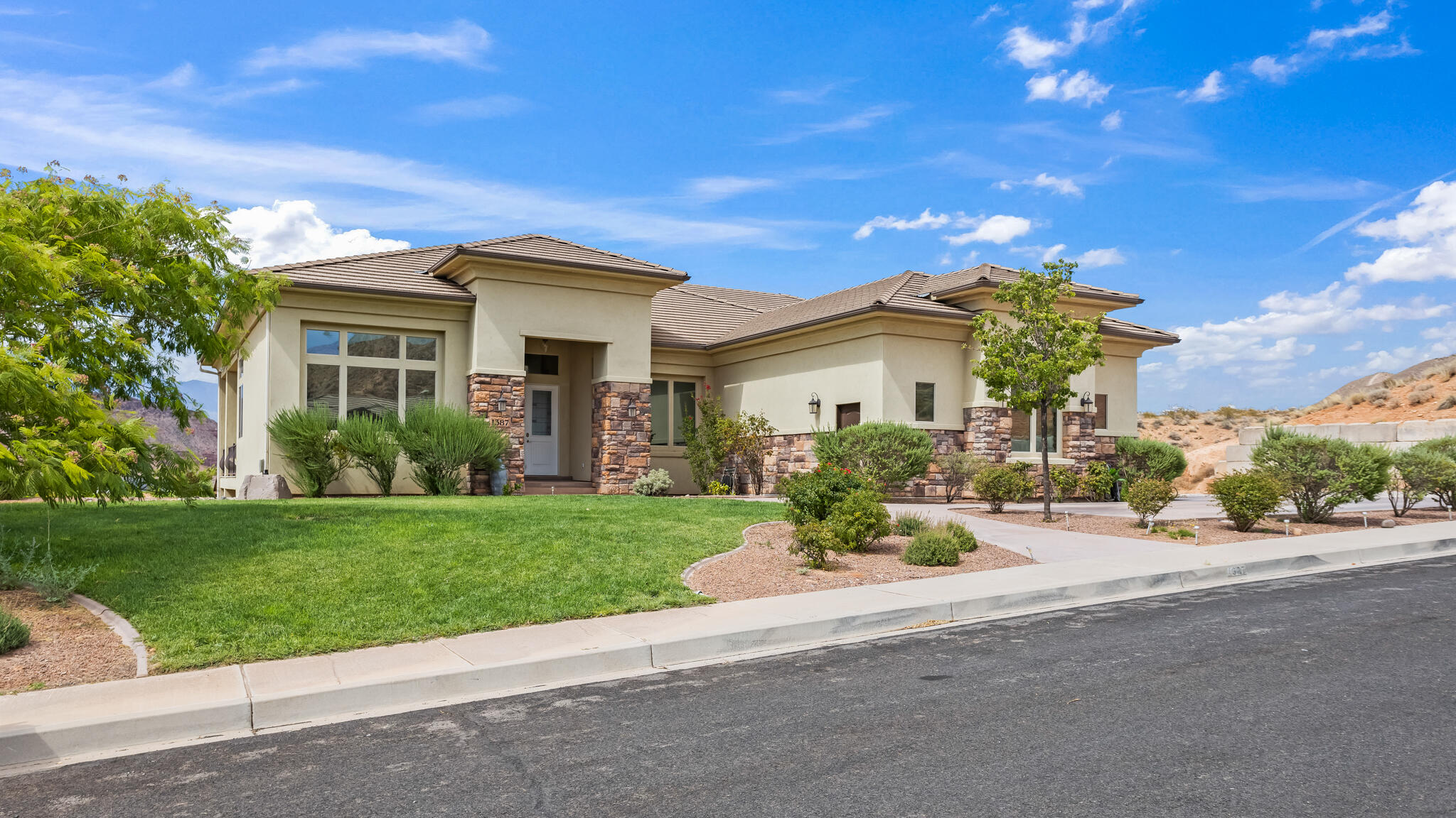 SILVER FALLS AT WASHINGTON BENCH - Residential